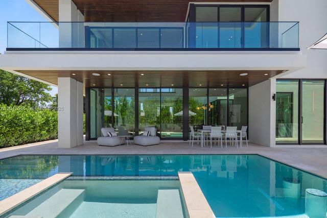 1099 NE 4th Avenue, Boca Raton, FL 33432