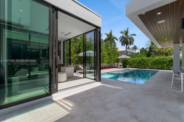 1099 NE 4th Avenue, Boca Raton, FL 33432