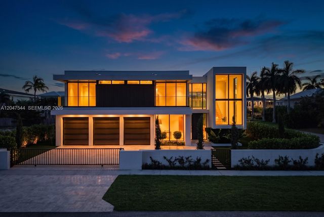 1099 NE 4th Avenue, Boca Raton, FL 33432