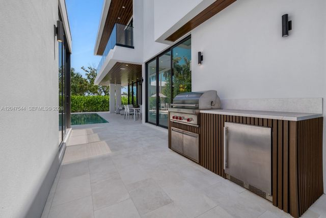 1099 NE 4th Avenue, Boca Raton, FL 33432