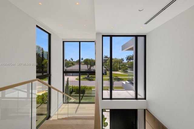 1099 NE 4th Avenue, Boca Raton, FL 33432