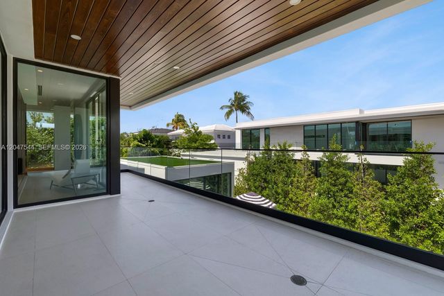 1099 NE 4th Avenue, Boca Raton, FL 33432