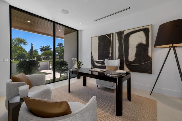 1099 NE 4th Avenue, Boca Raton, FL 33432