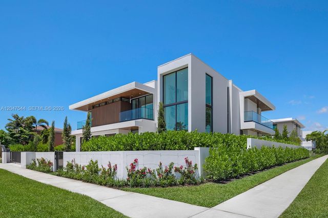 1099 NE 4th Avenue, Boca Raton, FL 33432