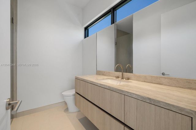 1099 NE 4th Avenue, Boca Raton, FL 33432
