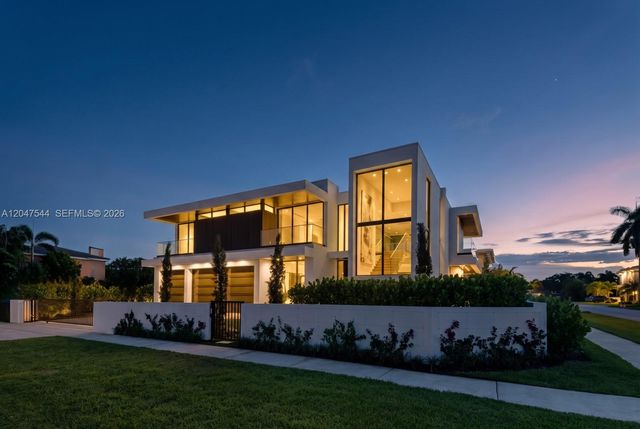 1099 NE 4th Avenue, Boca Raton, FL 33432