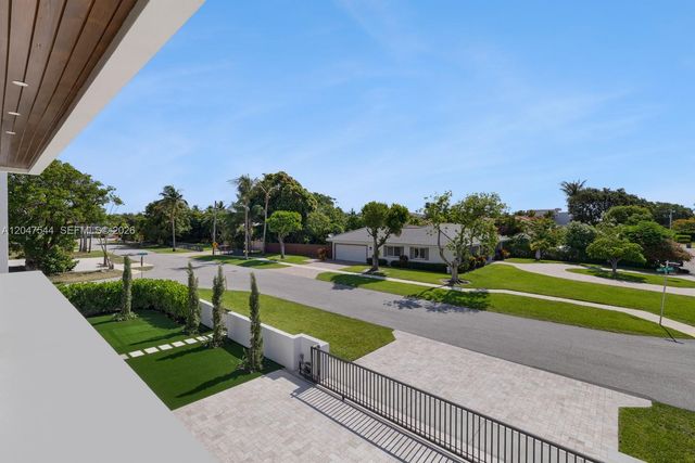 1099 NE 4th Avenue, Boca Raton, FL 33432