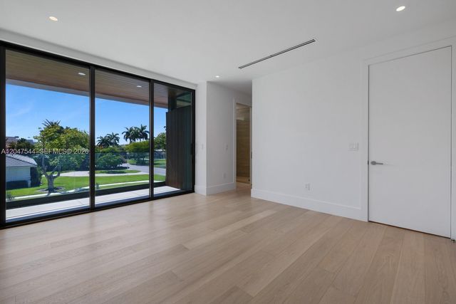 1099 NE 4th Avenue, Boca Raton, FL 33432