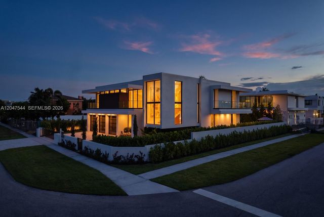 1099 NE 4th Avenue, Boca Raton, FL 33432
