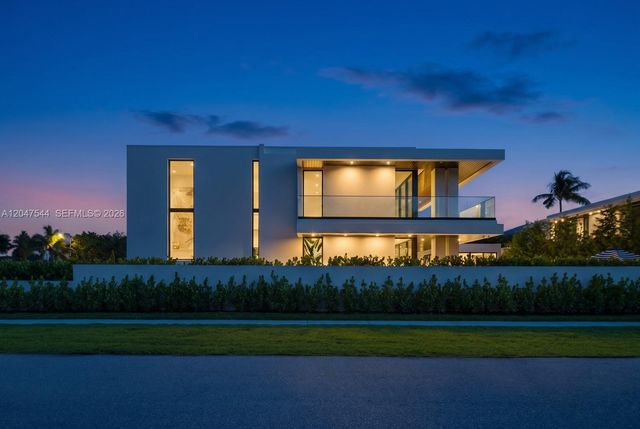 1099 NE 4th Avenue, Boca Raton, FL 33432