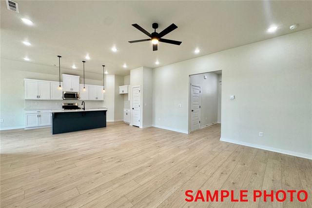 6004 SW Omaha Avenue, Bentonville, AR 72713