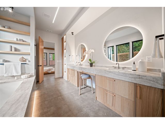 1408 Nw 158TH St, Vancouver, WA 98685