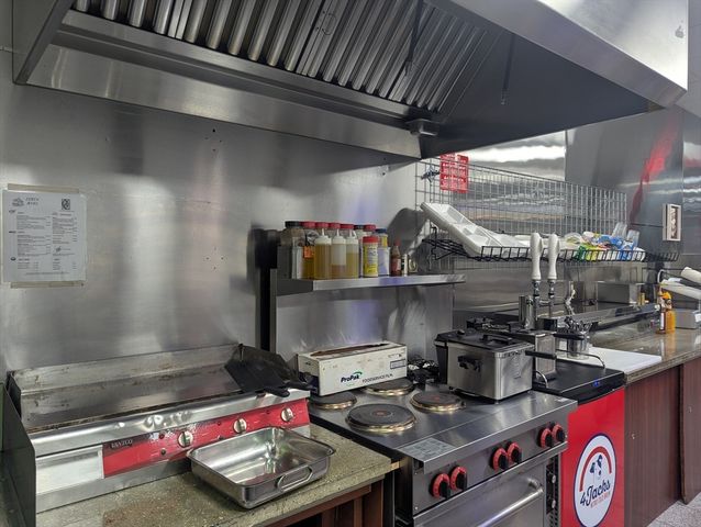 679 Washington St, Attleboro, MA 02703