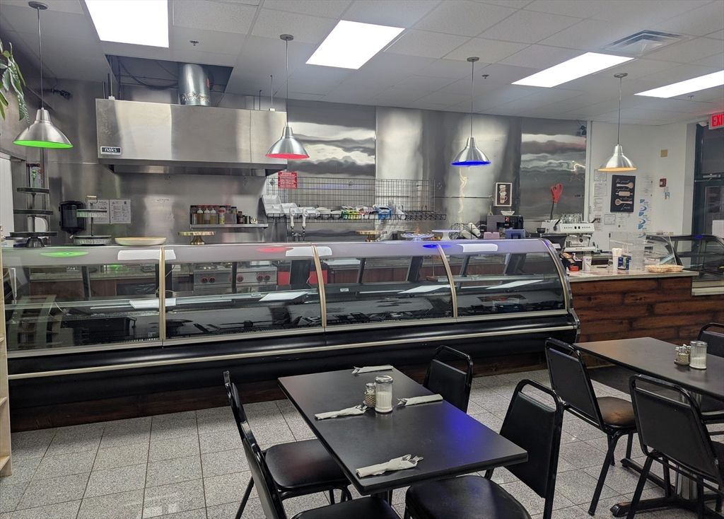 679 Washington St, Attleboro, MA 02703