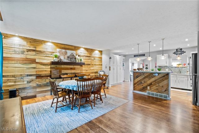 6407 Southview Drive, New Franklin, OH 44216