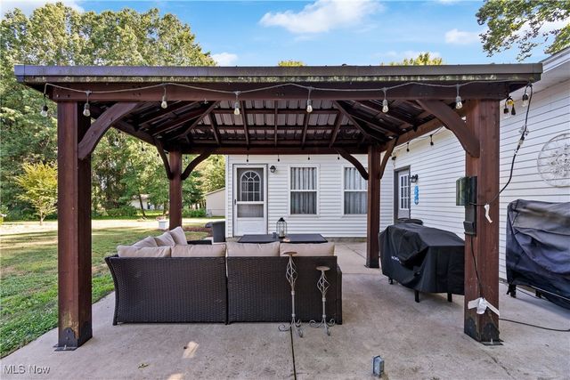 6407 Southview Drive, New Franklin, OH 44216