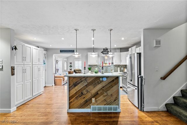 6407 Southview Drive, New Franklin, OH 44216