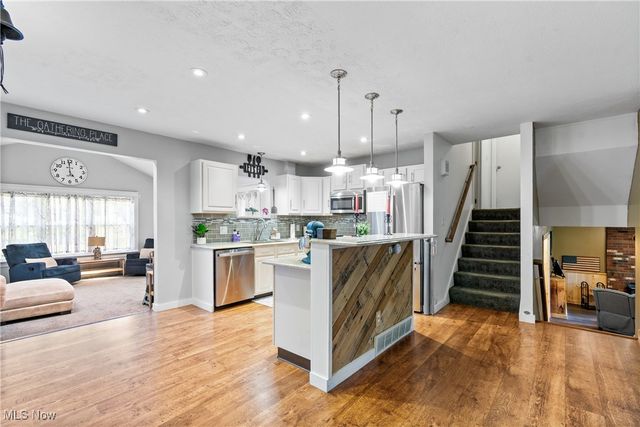 6407 Southview Drive, New Franklin, OH 44216