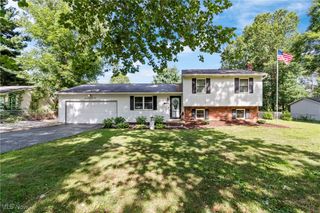 6407 Southview Drive, New Franklin, OH 44216