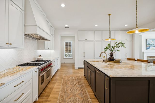 9514 Still Creek Lane, Dallas, TX 75238