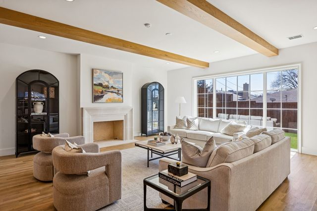 9514 Still Creek Lane, Dallas, TX 75238