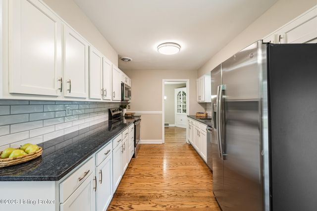 32 Narwood Dr, Jeffersontown, KY 40299
