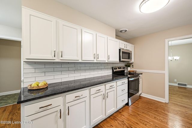 32 Narwood Dr, Jeffersontown, KY 40299