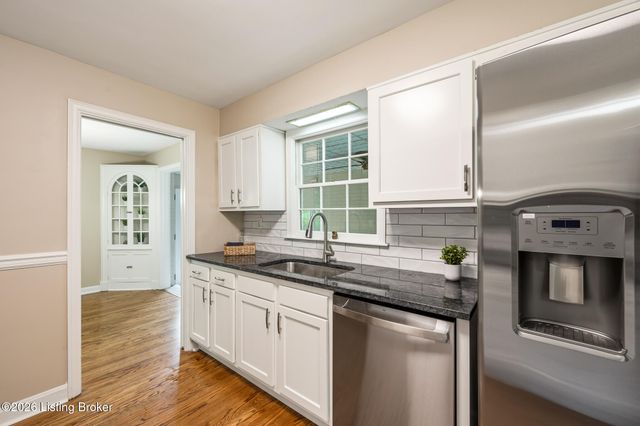 32 Narwood Dr, Jeffersontown, KY 40299