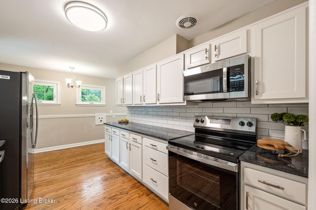 32 Narwood Dr, Jeffersontown, KY 40299