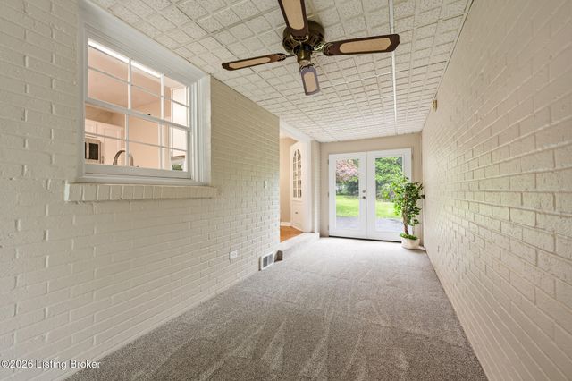 32 Narwood Dr, Jeffersontown, KY 40299