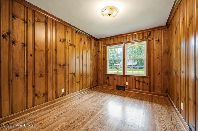 32 Narwood Dr, Jeffersontown, KY 40299