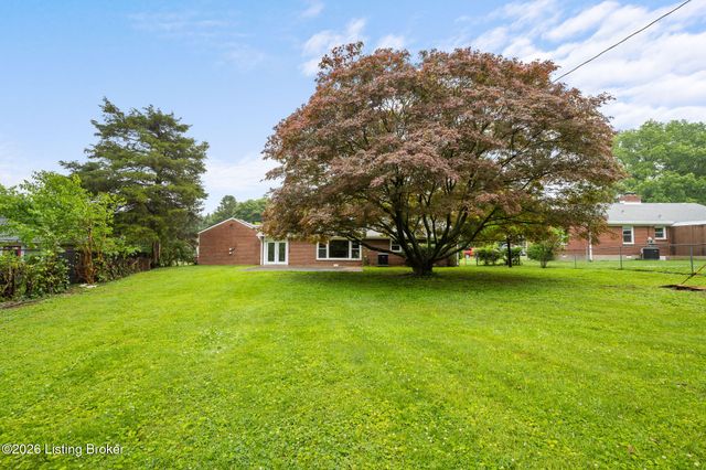 32 Narwood Dr, Jeffersontown, KY 40299