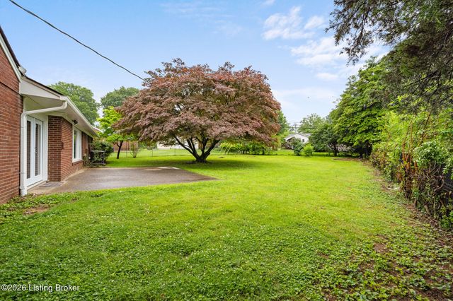32 Narwood Dr, Jeffersontown, KY 40299
