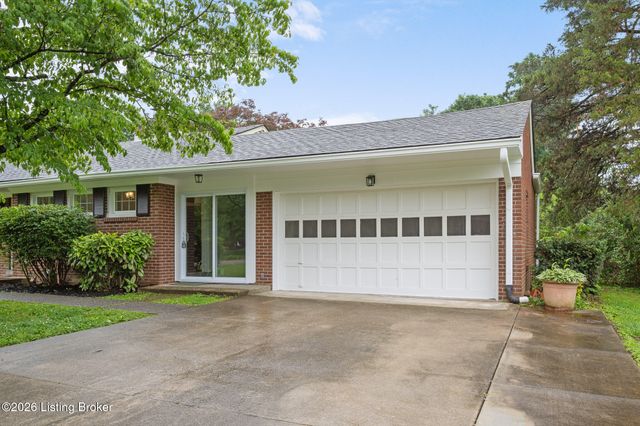 32 Narwood Dr, Jeffersontown, KY 40299