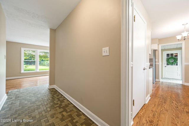 32 Narwood Dr, Jeffersontown, KY 40299