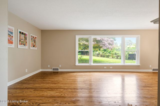 32 Narwood Dr, Jeffersontown, KY 40299