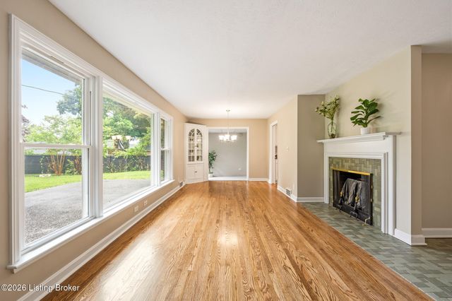 32 Narwood Dr, Jeffersontown, KY 40299