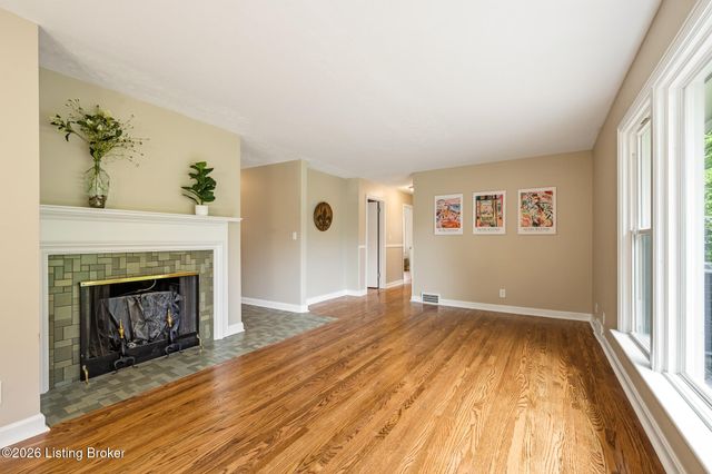 32 Narwood Dr, Jeffersontown, KY 40299