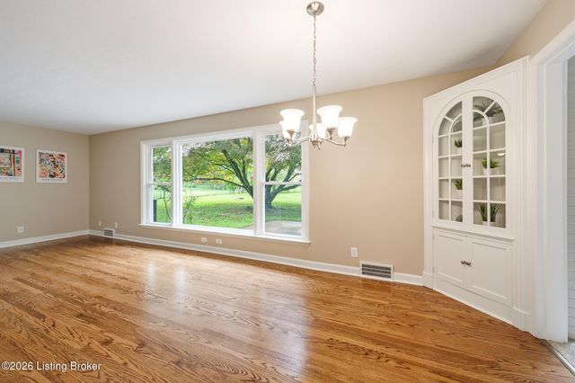 32 Narwood Dr, Jeffersontown, KY 40299