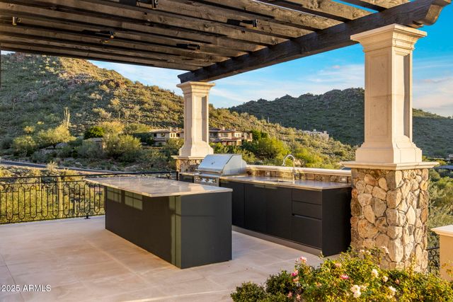 10739 E DIAMOND RIM Drive, Scottsdale, AZ 85255