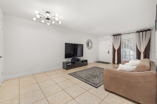 484 BANYON TREE CIRCLE 100, Maitland, FL 32751