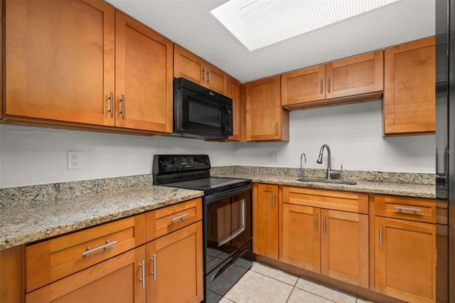 484 BANYON TREE CIRCLE 100, Maitland, FL 32751