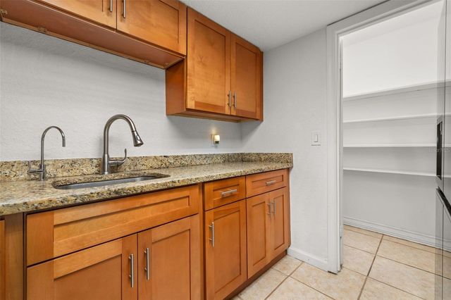 484 BANYON TREE CIRCLE 100, Maitland, FL 32751