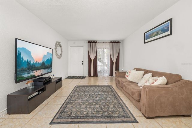 484 BANYON TREE CIRCLE 100, Maitland, FL 32751
