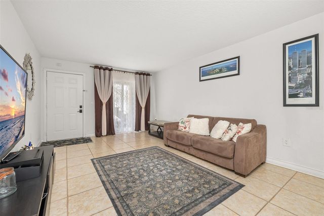 484 BANYON TREE CIRCLE 100, Maitland, FL 32751