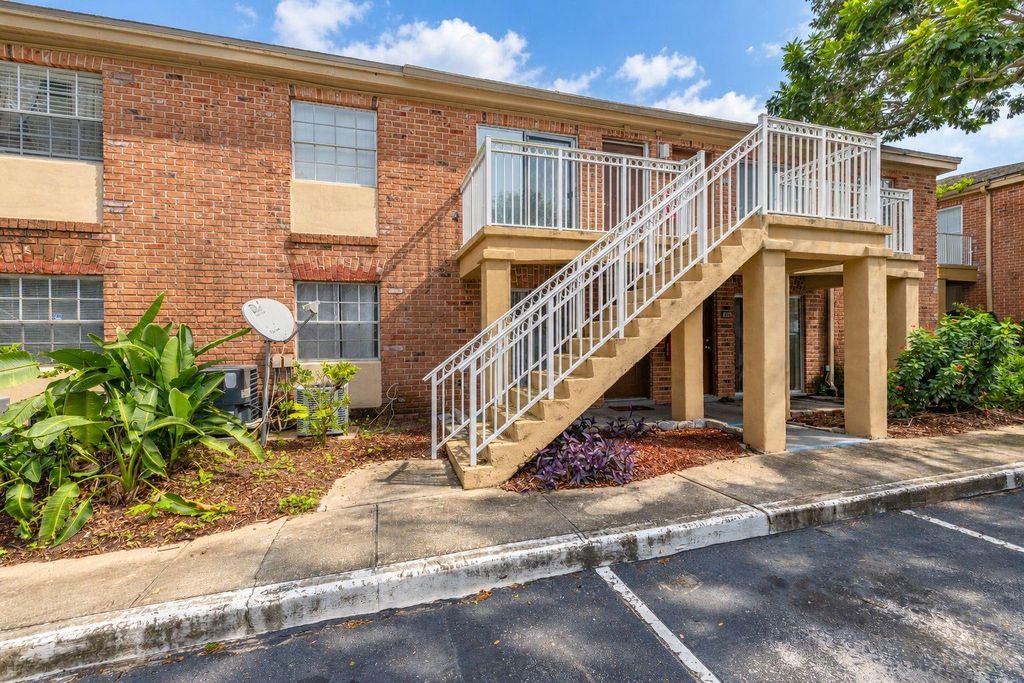 484 BANYON TREE CIRCLE 100, Maitland, FL 32751