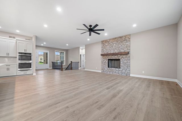 8556 Carberry Lane, Roscoe, IL 61073