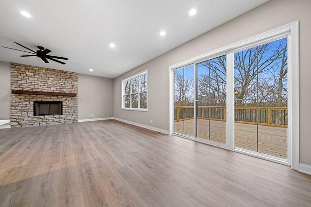 8556 Carberry Lane, Roscoe, IL 61073