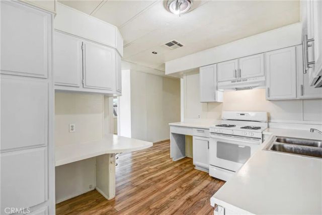 588 N Gilbert, Hemet, CA 92543