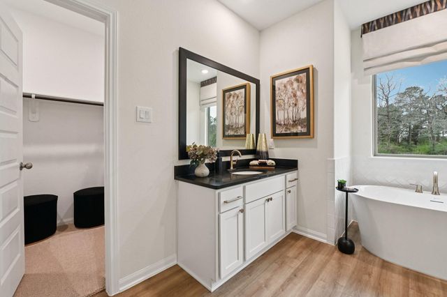 661 Barton Place Drive, Cleveland, TX 77327